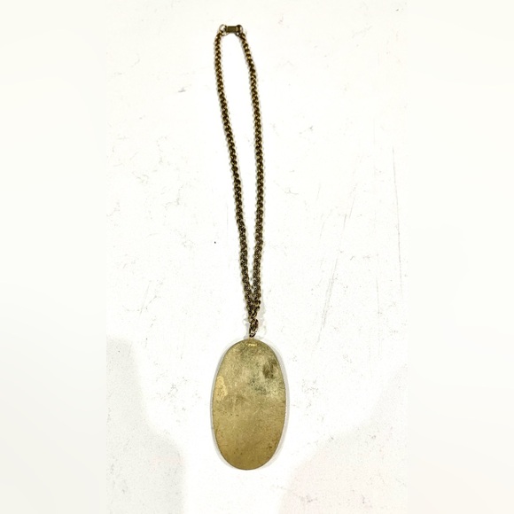 Vintage KINGLY QUEENLY Historical Spanish DAMASCENE Large Metal Pendant Necklace - Picture 4 of 10